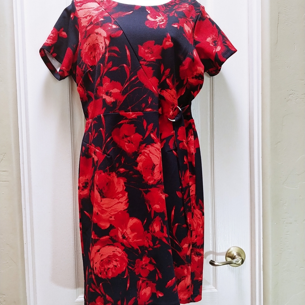 EUC ENFOCUS STUDIO FLORAL DRESS